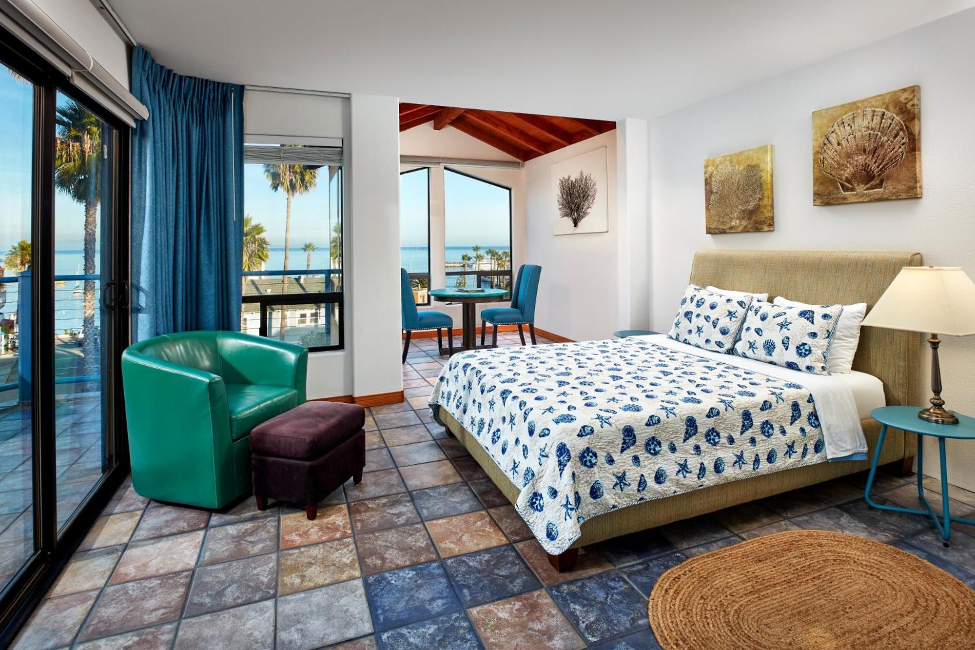 Seaport Village Inn, Avalon